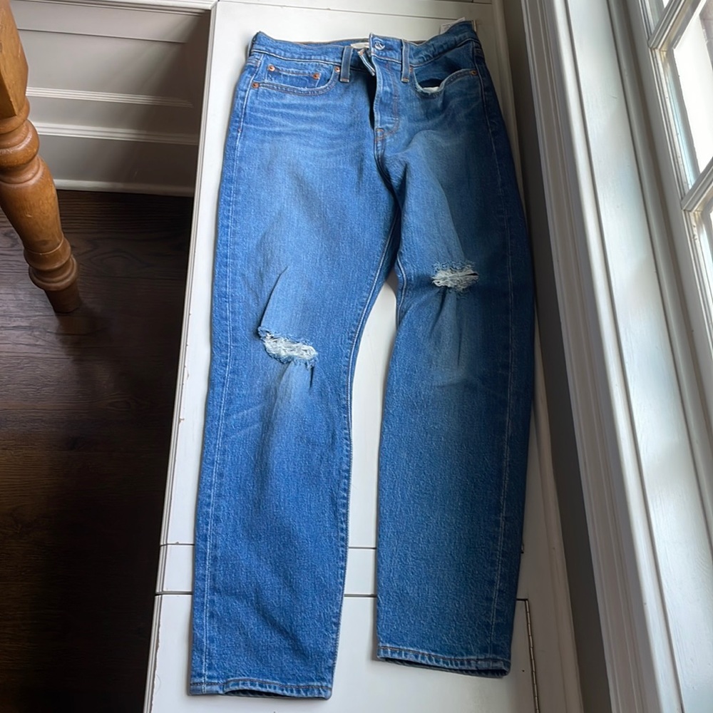 Levi’s wedgie jeans size 28 never worn